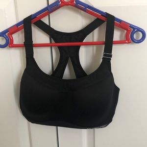 NWOT Victoria’s Secret Sports Bra - 34D